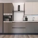 Free Parking And Private Terrace Design Apartment *