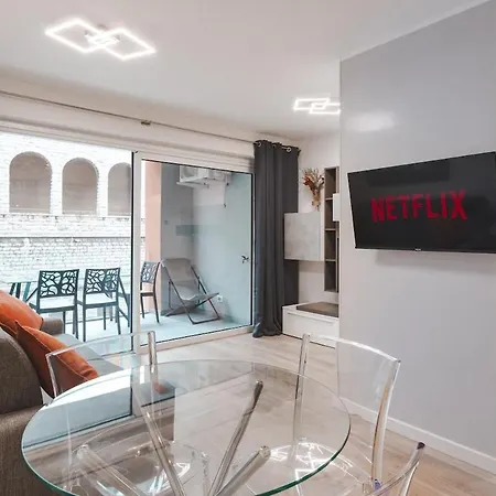 Free Parking And Private Terrace Design 트리에스테