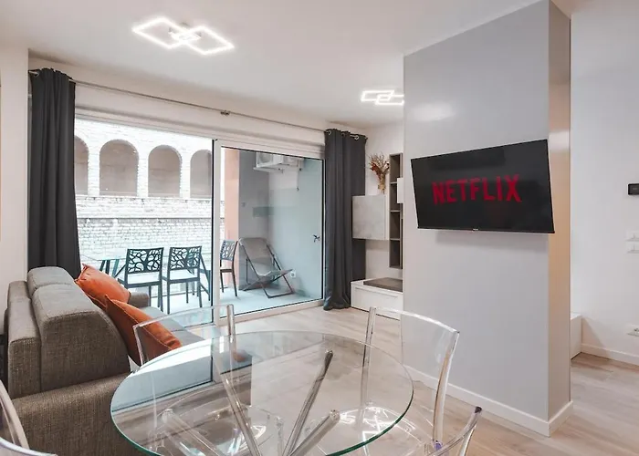 Free Parking And Private Terrace Design 트리에스테