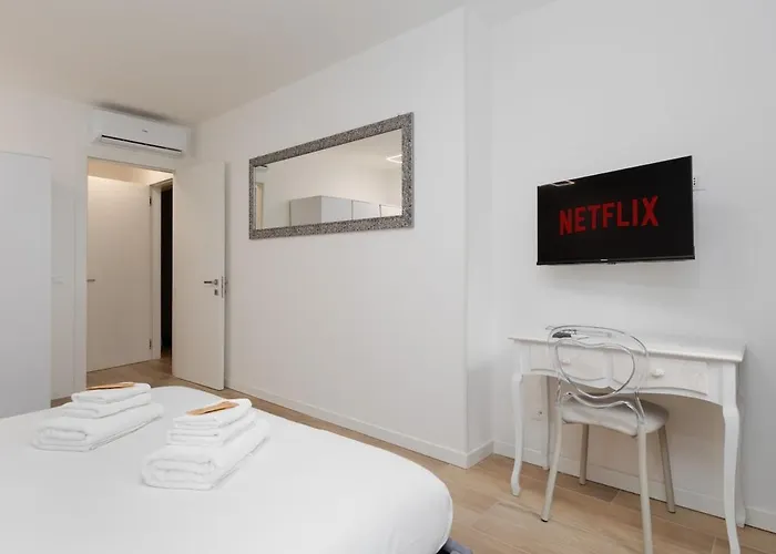 Free Parking And Private Terrace Design Trieste