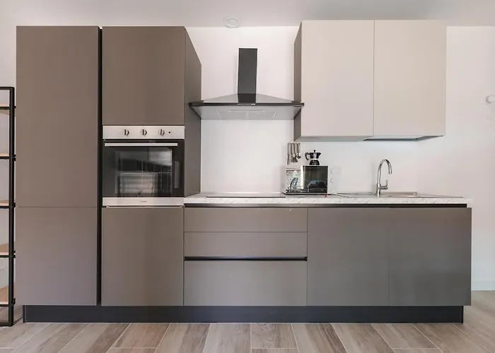 Free Parking And Private Terrace Design 아파트 *